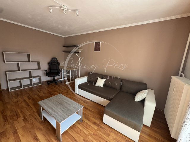 Eladó panellakás, Pécsett, Mezőszél utcában 55.8 M Ft