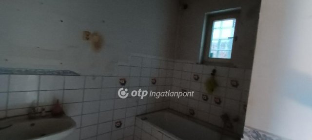 Eladó családi ház, Érden 62 M Ft, 6+1 szobás