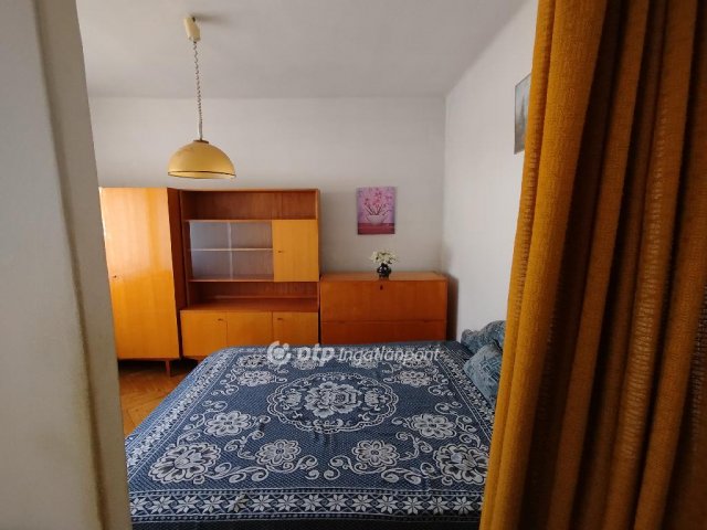 Eladó családi ház, Pécsett 58.7 M Ft, 2+1 szobás