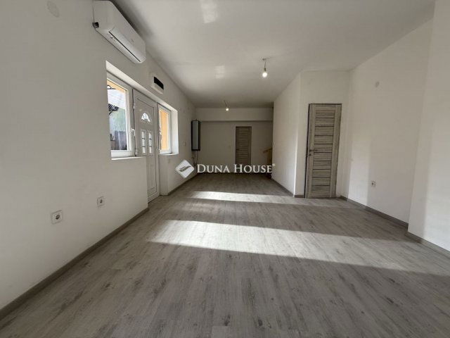 Eladó családi ház, Budapesten, XVIII. kerületben 69.9 M Ft