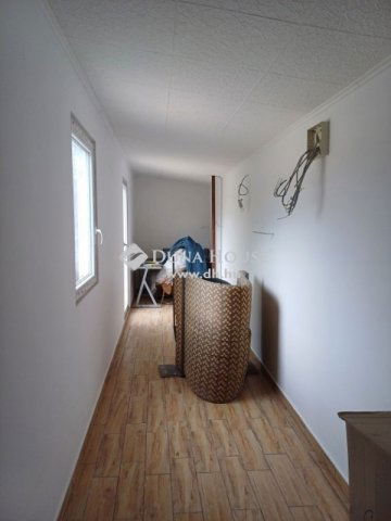 Eladó nyaraló, Ráckevén 49.99 M Ft, 2 szobás