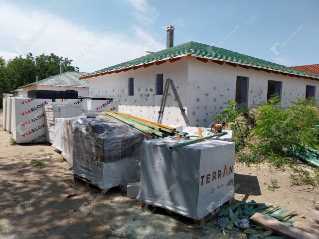 Eladó családi ház, Székesfehérvárott 97.5 M Ft, 4 szobás
