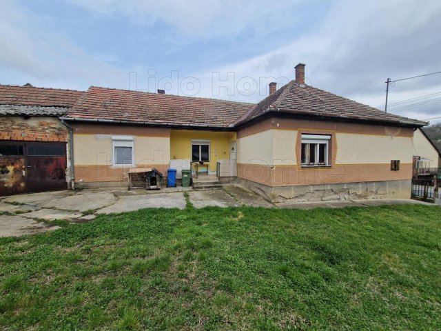 Eladó családi ház, Sántoson 32 M Ft, 3 szobás