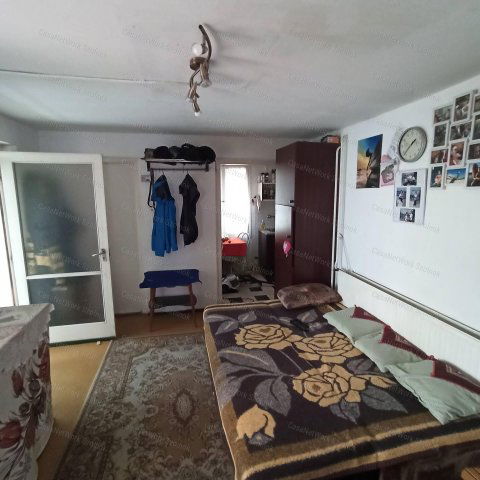 Eladó családi ház, Szolnokon 18.8 M Ft, 2 szobás