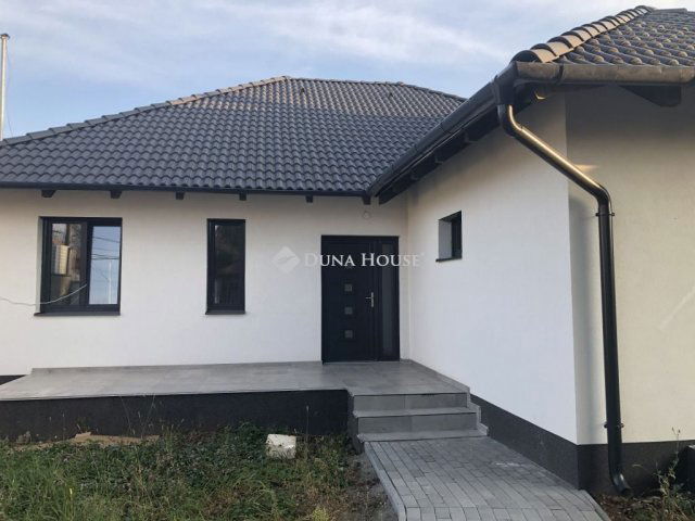 Eladó családi ház, Érden 159 M Ft, 5 szobás