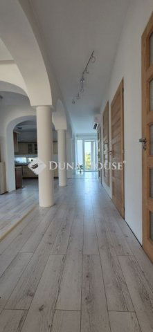 Eladó családi ház, Monoron 164.9 M Ft, 5 szobás