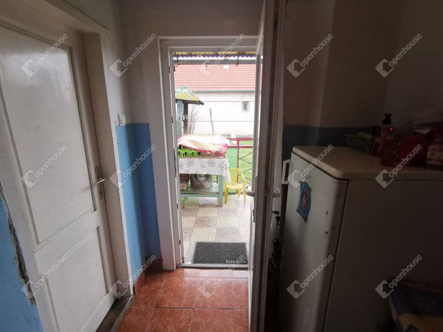 Eladó családi ház, Segesden 20 M Ft, 4 szobás