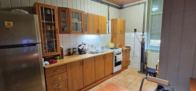 Eladó téglalakás, Szombathelyen 44 M Ft, 4 szobás