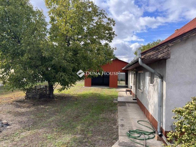 Eladó családi ház, Kiskőrösön 33.99 M Ft, 2 szobás