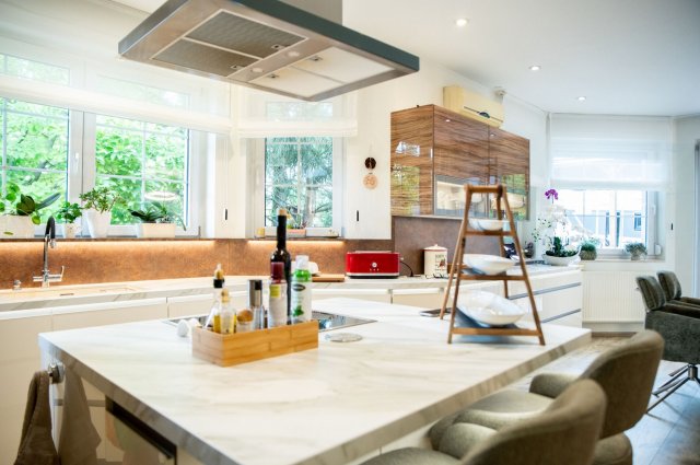 Eladó családi ház, Pilisvörösváron 340 M Ft, 4 szobás