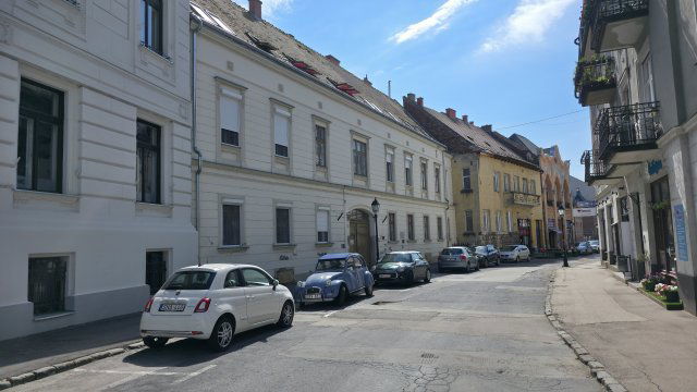 Eladó téglalakás, Székesfehérvárott, Táncsics Mihály utcában