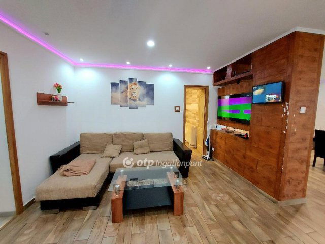 Eladó családi ház, Polgáron 33.9 M Ft, 2 szobás