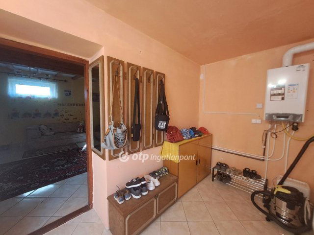 Eladó családi ház, Makón 39.9 M Ft, 3+1 szobás