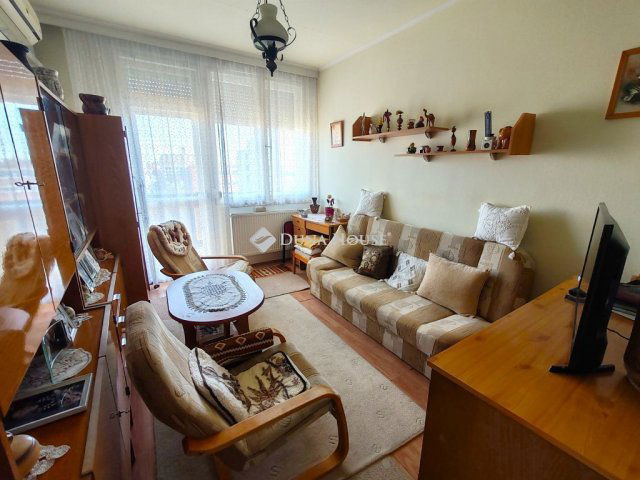 Eladó téglalakás, Békéscsabán 19.99 M Ft, 1 szobás