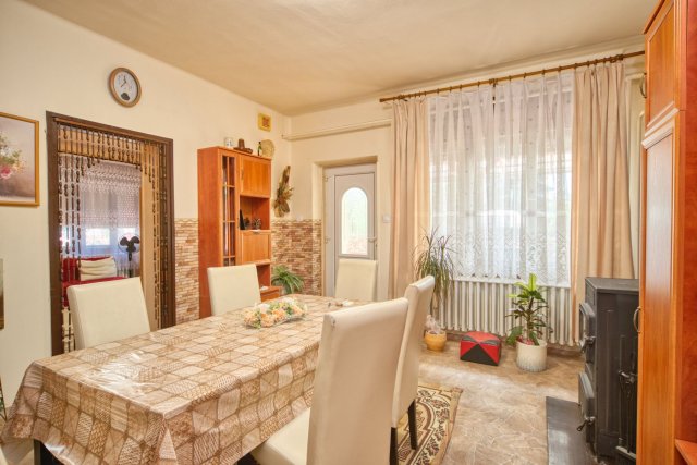 Eladó családi ház, Gyomaendrődön 39.9 M Ft, 7+2 szobás