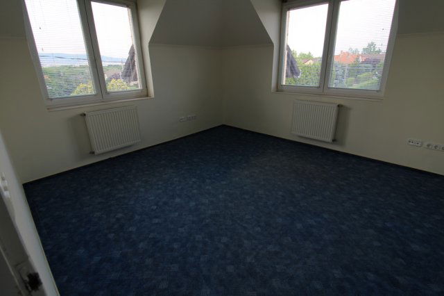 Kiadó téglalakás, albérlet, Keszün 225 E Ft / hó, 3 szobás