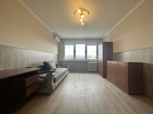 Kiadó panellakás, albérlet, Debrecenben 280 E Ft / hó, 3 szobás