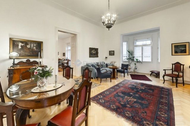 Eladó téglalakás, Budapesten, V. kerületben 399 M Ft, 5 szobás