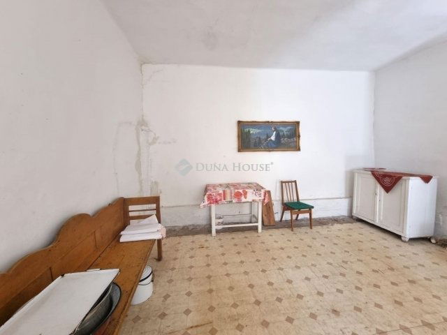 Eladó családi ház, Zsámbokon 38 M Ft, 3 szobás