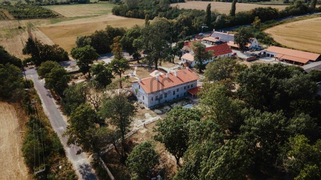 Eladó üzlethelyiség, Nemesvitán 590 M Ft / költözzbe.hu