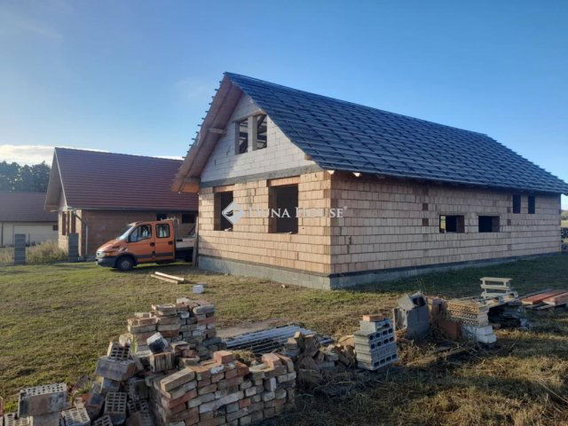 Eladó családi ház, Marázán 21 M Ft, 4 szobás