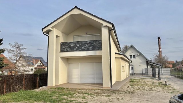 Eladó családi ház, Dunakeszin 199 M Ft, 5 szobás