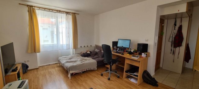 Kiadó téglalakás, albérlet, Pécsett 140 E Ft / hó, 1 szobás