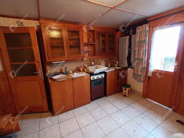 Eladó nyaraló, Esztergomban 18 M Ft, 1 szobás