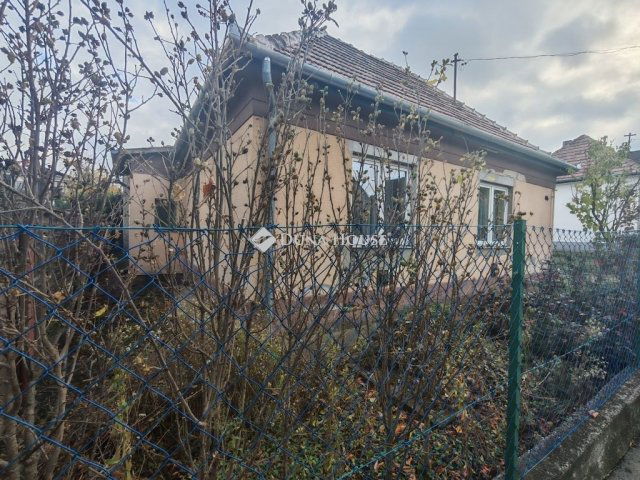 Eladó családi ház, Budapesten, XVI. kerületben 74.9 M Ft