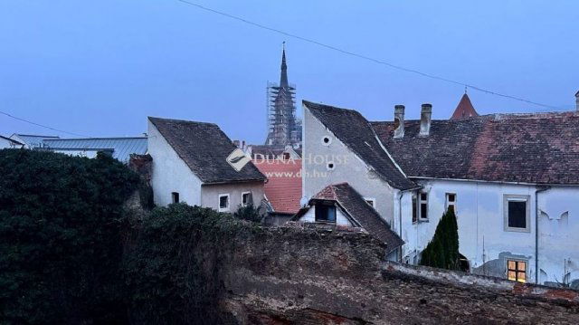 Eladó téglalakás, Kőszegen 46 M Ft, 4 szobás