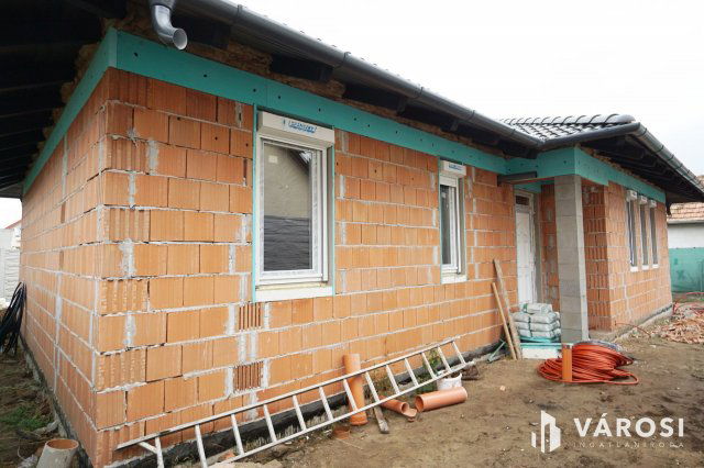 Eladó családi ház, Gyálon 115.9 M Ft, 4 szobás