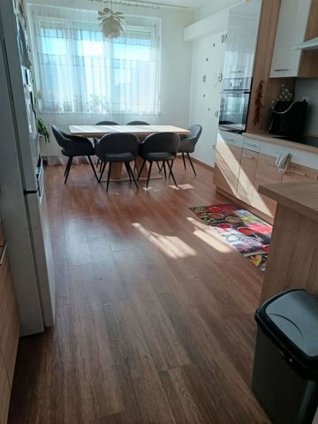 Eladó panellakás, Debrecenben 70.99 M Ft, 3 szobás