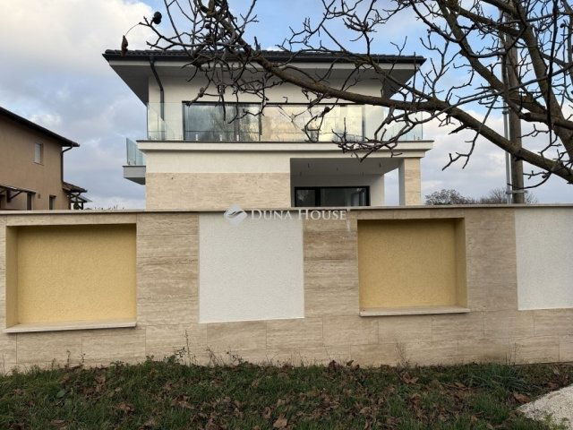 Eladó ikerház, Érden 184.9 M Ft, 5 szobás / költözzbe.hu