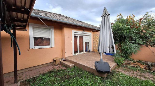Eladó ikerház, Gödön 86.5 M Ft, 3 szobás / költözzbe.hu