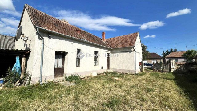 Eladó családi ház, Vásárosmiskén 11 M Ft, 3 szobás