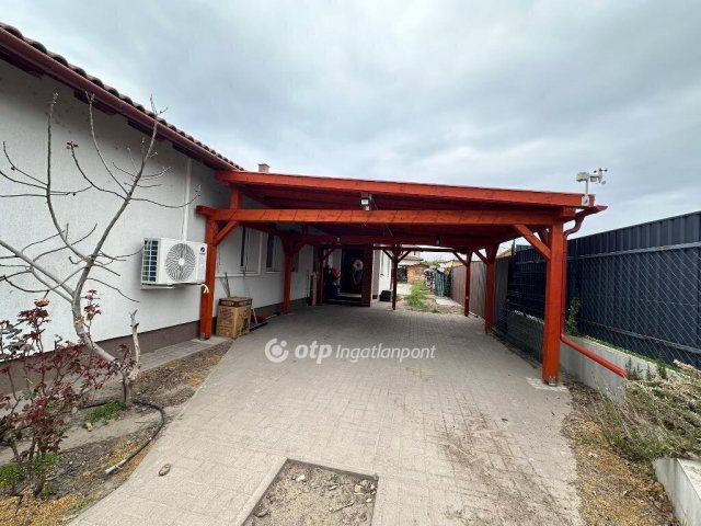 Eladó családi ház, Délegyházán 179 M Ft, 5 szobás