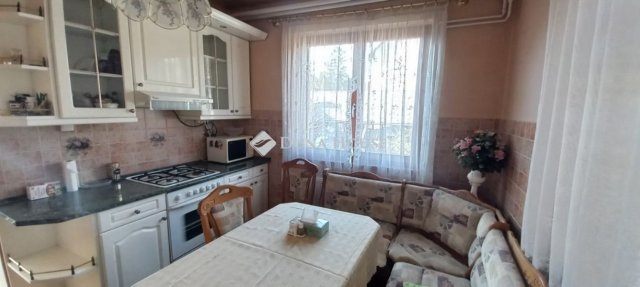 Eladó családi ház, Budaörsön 159.9 M Ft, 6 szobás