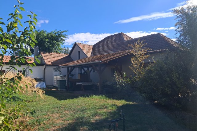 Eladó családi ház, Szigetszentmiklóson 77.9 M Ft, 1+2 szobás