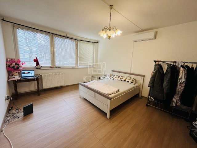 Eladó panellakás, Budapesten, XXI. kerületben 59 M Ft, 2 szobás