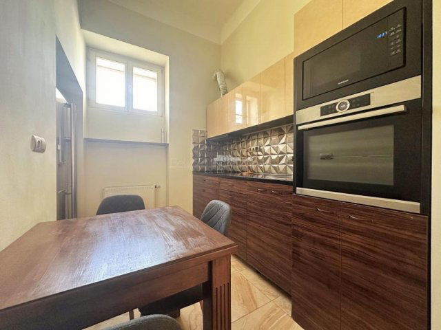 Eladó téglalakás, Szombathelyen 42.99 M Ft, 2 szobás