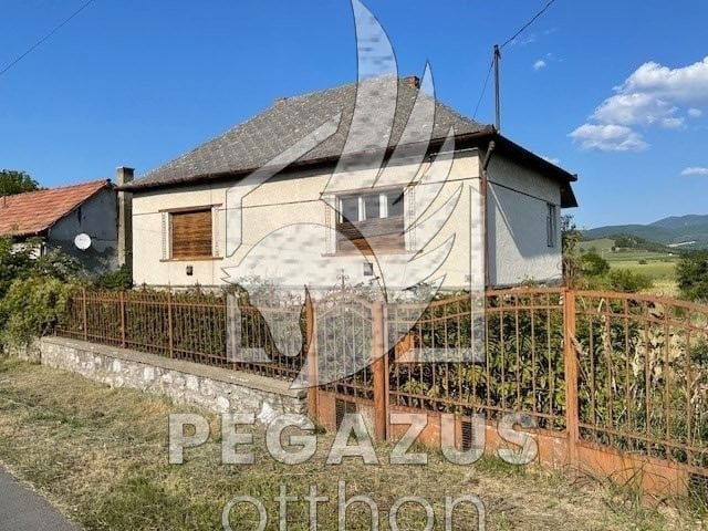 Eladó családi ház, Mikófalván 13.5 M Ft, 3 szobás