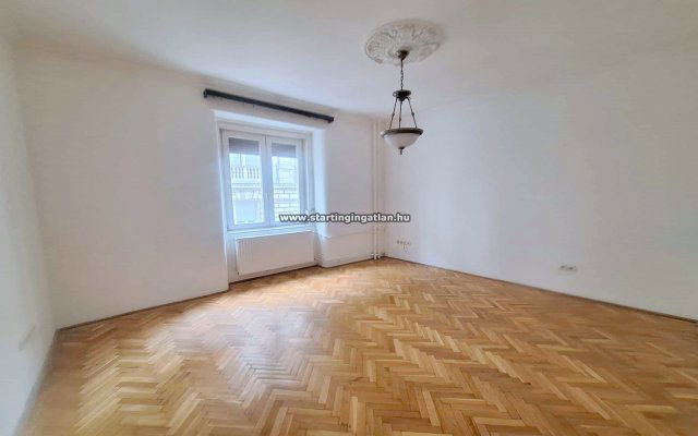 Eladó téglalakás, Budapesten, VII. kerületben, Dohány utcában