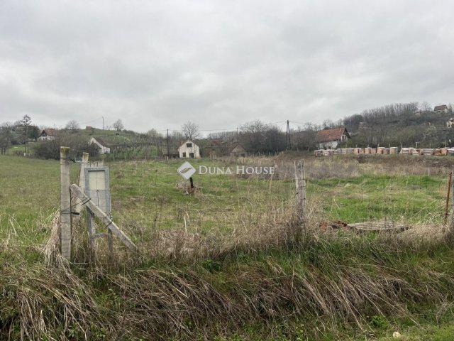 Eladó telek, Mecseknádasdon, Nap utcában 9 M Ft