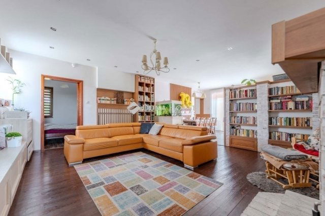 Eladó családi ház, Szegeden 225 M Ft, 7 szobás