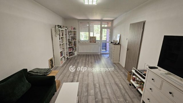 Eladó téglalakás, Egerben 69 M Ft, 2 szobás