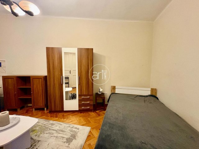 Kiadó téglalakás, albérlet, Szegeden, Szentháromság utcában