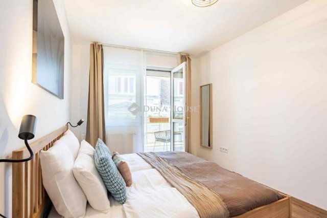 Eladó téglalakás, Budapesten, VII. kerületben 210 M Ft, 6 szobás