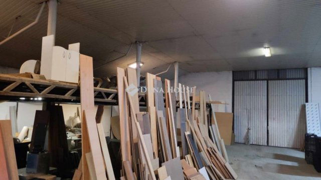 Kiadó ipari ingatlan, Felsőpakonyban 700 E Ft / hó