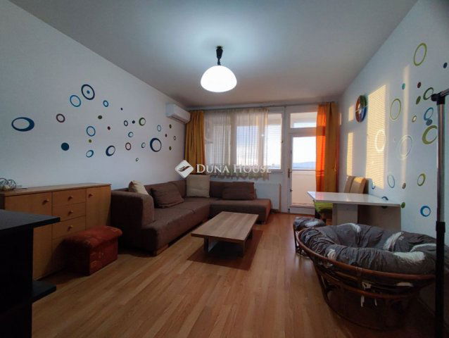 Kiadó téglalakás, albérlet, Pécsett, Ybl Miklós utcában