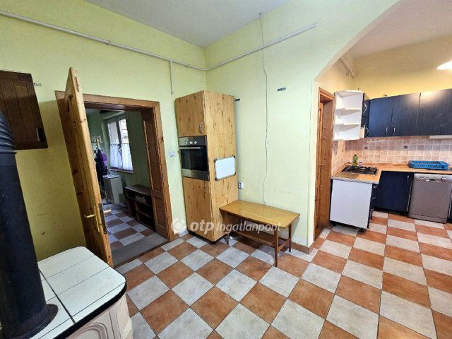 Eladó családi ház, Kalocsán 38 M Ft, 2 szobás